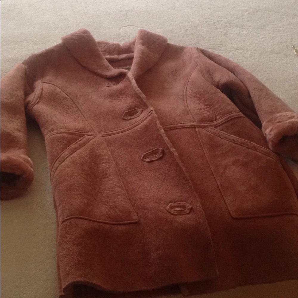 Girls size 4T shearling winter coat. - Picture 4 of 8